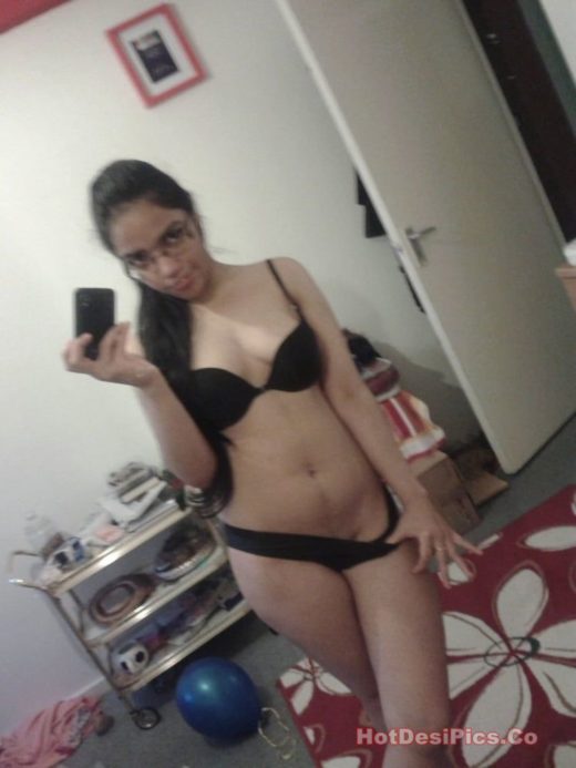 Chudakad Desi Girlfriend Ka Nude Selfies Bf Ke Liye