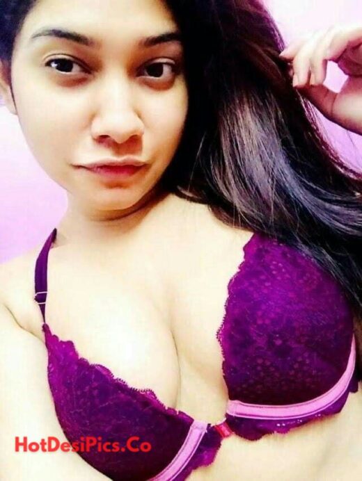 Naughty Desi College Girl Ki Nude Selfies