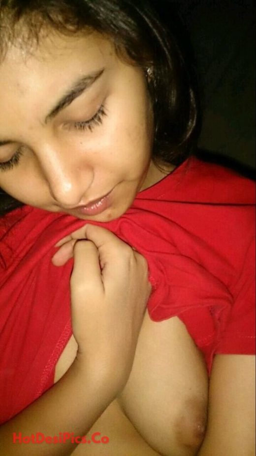 Sweet Desi Teen Girl Rupa Ki Nude Selfies