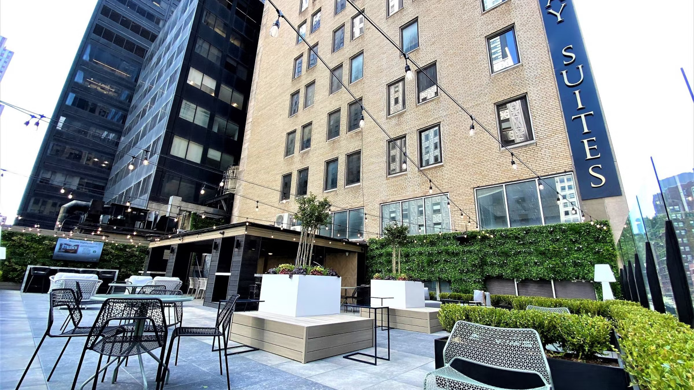 Indoor/Outdoor Meeting Room at Jay Suites Grand Central