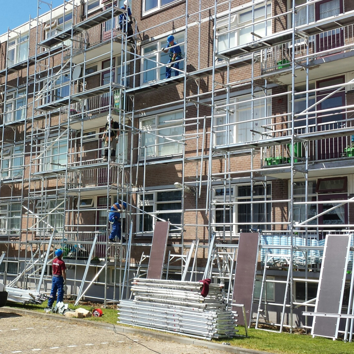 Voorbeeld van maatwerk gevelsteigers