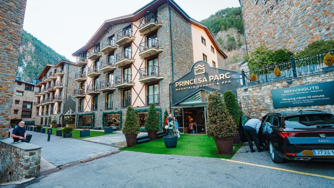 Perafita | Arinsal 5PAX + Parking — hotel