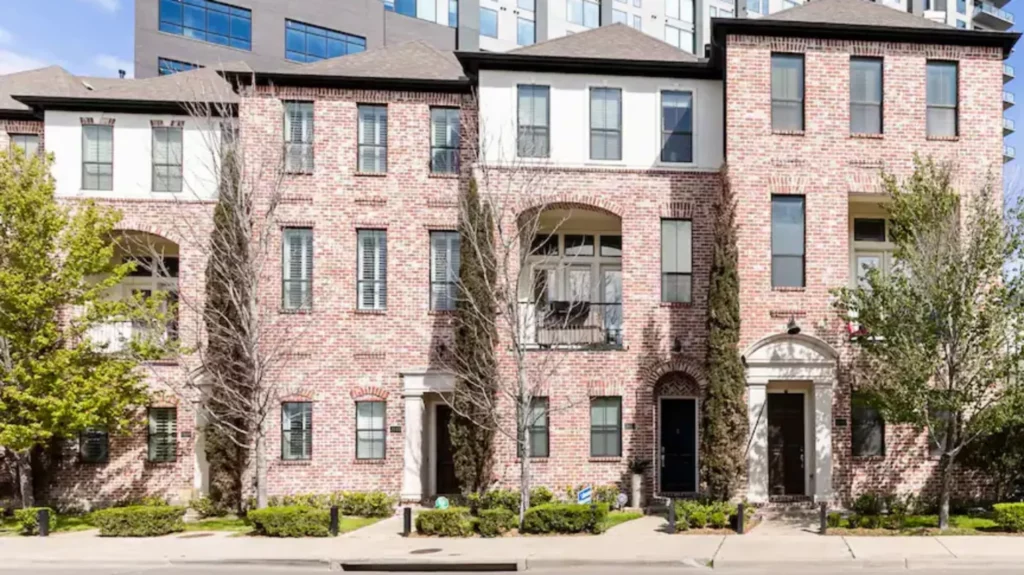 Canton Townhouse Vacation Rental — hotel