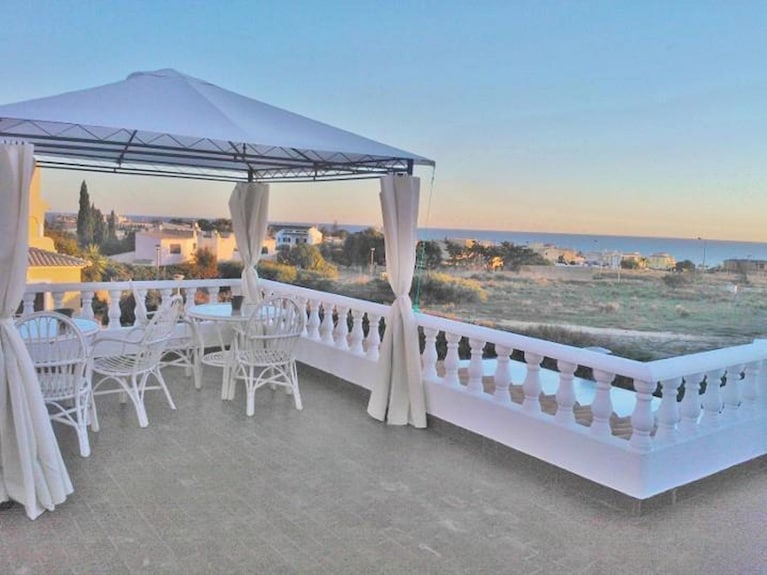Wonderful Ocean View Beach Apartment — hotel