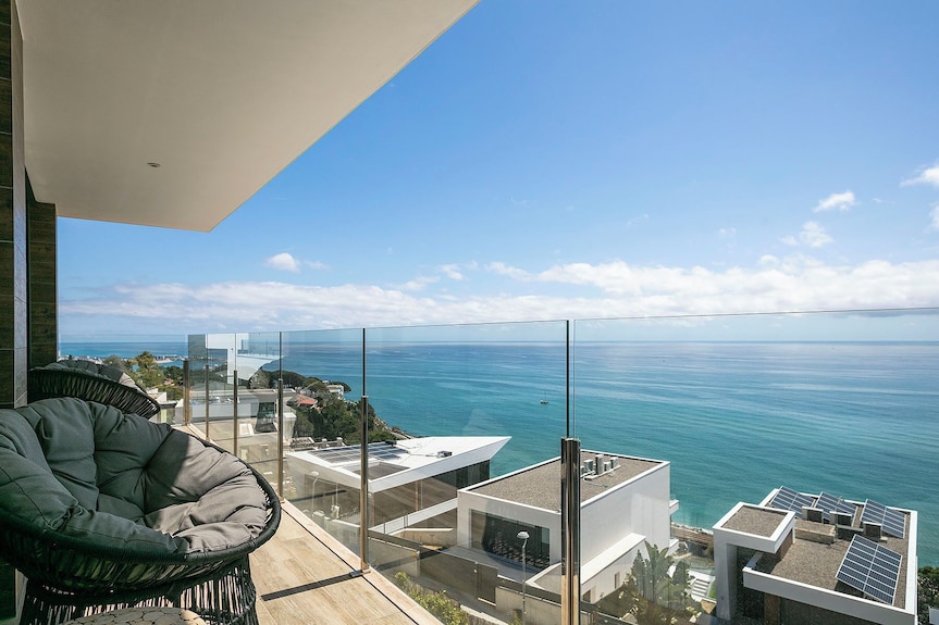 Beautiful apartment in cool neightb — vacation rental
