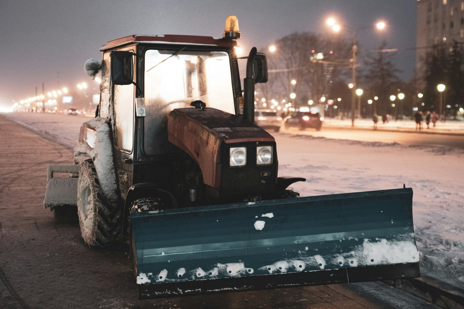 Landwirte müssen im Winterdienst rechtliche Vorgaben beachten. Landwirte müssen im Winterdienst rechtliche Vorgaben beachten.