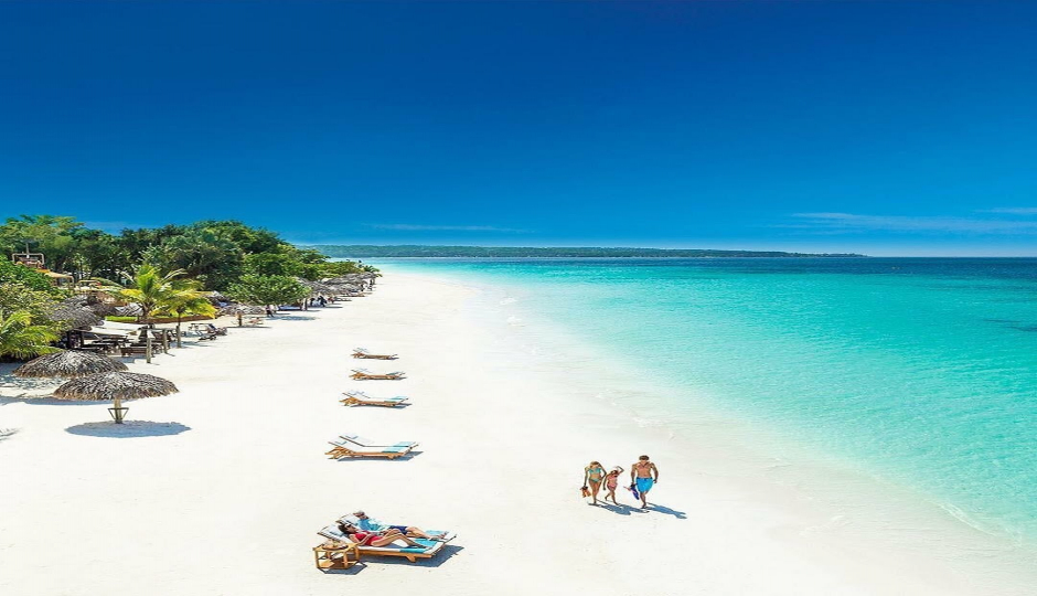 6-Day Zanzibar Beach Tour with Uganda Primate Safari