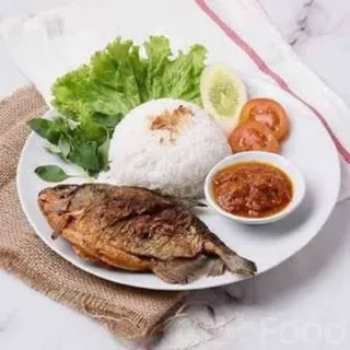 Nasi Bawal Goreng