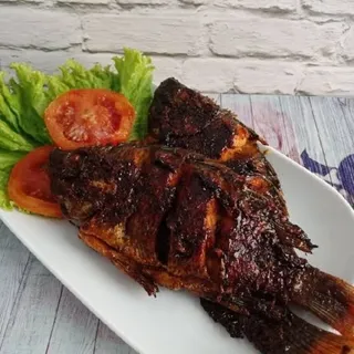 Nila Bakar 