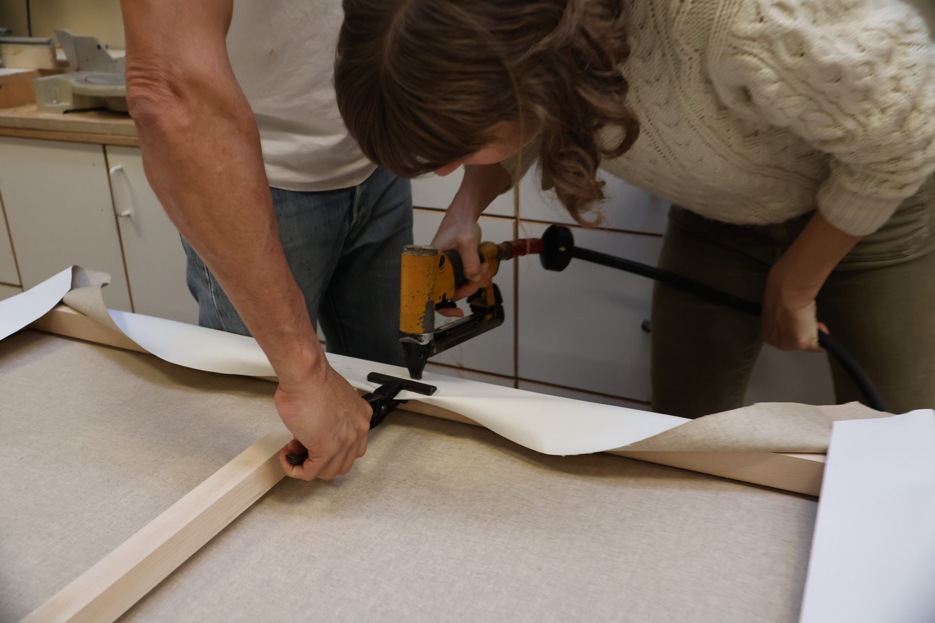 Arts magazine editorial — canvas stretching