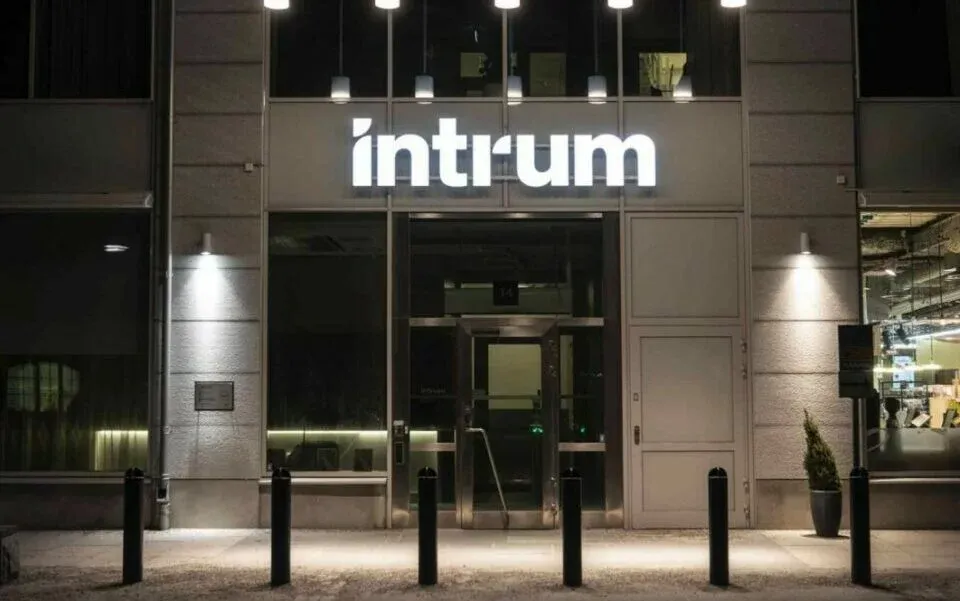 Intrum-e1766080537156-4a190244.webp
