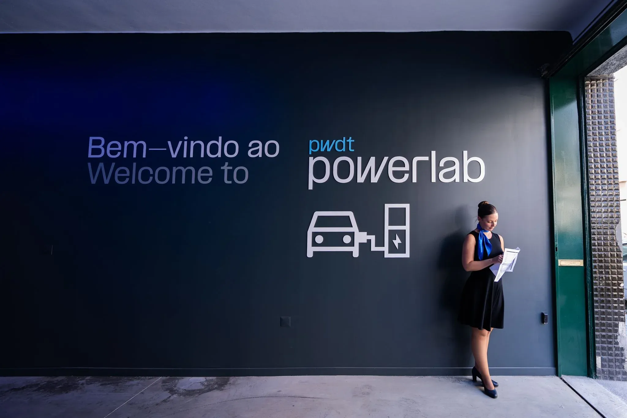 powerlab_car_02-2048x1365.webp