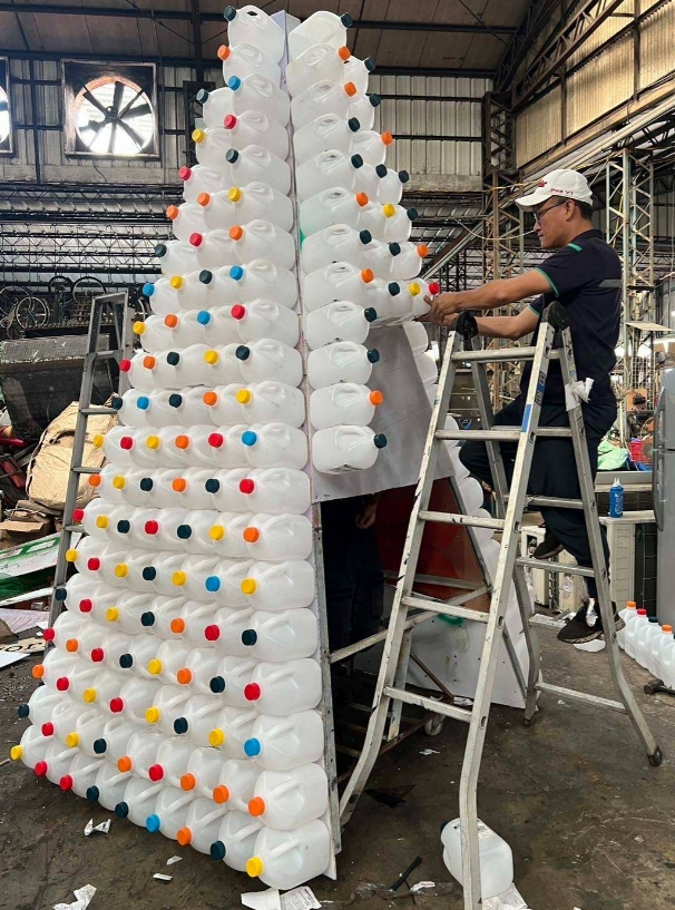 環保聖誕樹製作過程