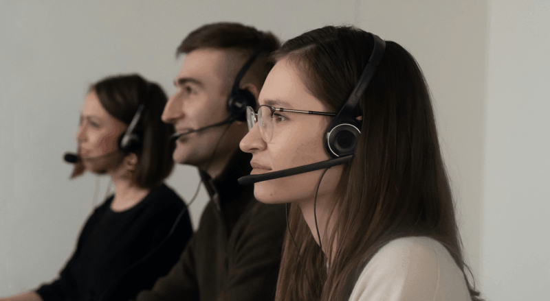 Contact Center Technology: 7 Examples and 4 Trends