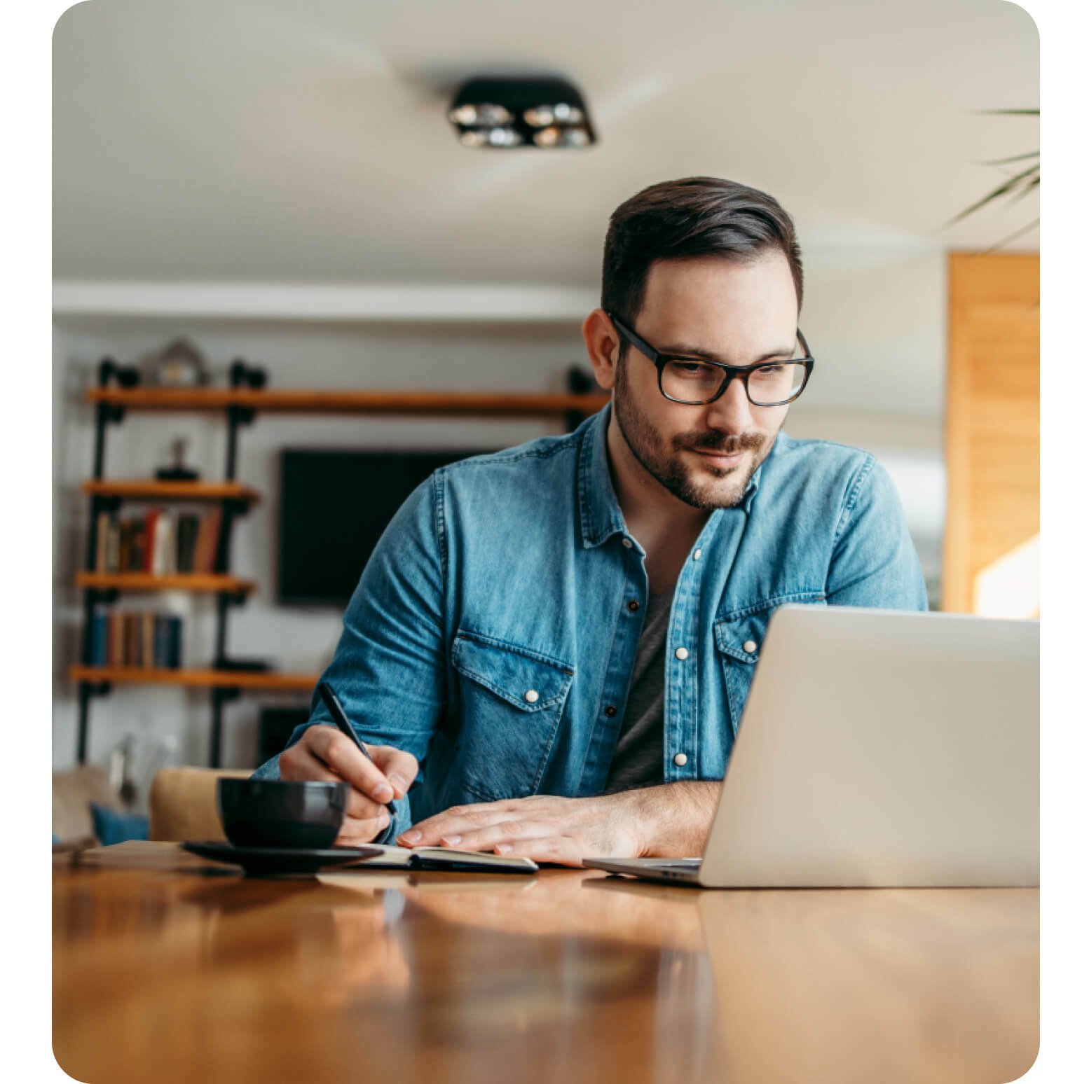 Dialpad digital customer service customer taking notes
