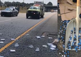 Video viral: un camión chocó y provocó el mayor lanzamiento de dados de la historia