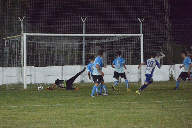 Jorge Newbery y Defensa repartieron puntos en el partido inaugural