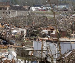 Violentos tornados causan estragos en Estados Unidos