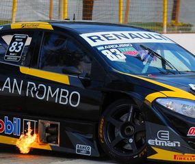 Ardusso ganó la nocturna del Súper TC 2000
