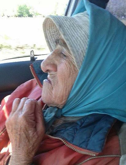 La abuela de Lincoln que camina 10 kilómetros para hacer las compras