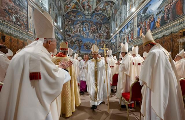 El papa y el declive de la fe: culpó al dinero, al placer y al poder
