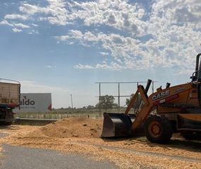 Volcó un camión sobre la Ruta 7