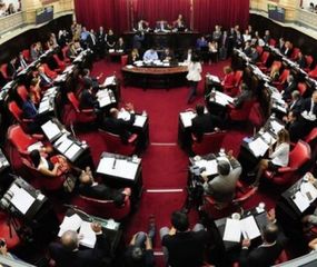 Asumieron nuevos diputados y senadores