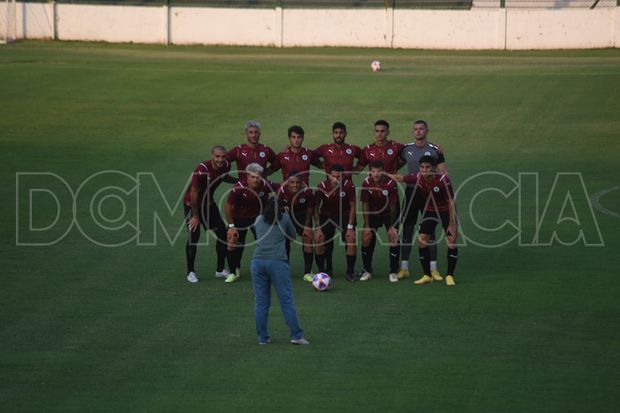Sarmiento no pudo quebrar el cero ante Montevideo City Torque y empató ambos partidos