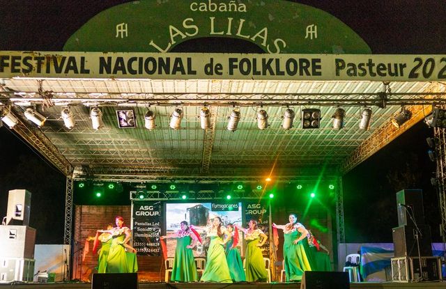 Vuelve el Festival de Folklore de Pasteur