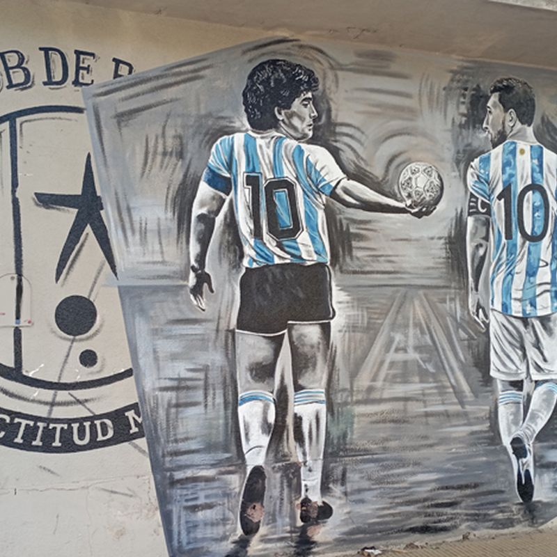 El mural de Midland a Maradona y Messi - Olé