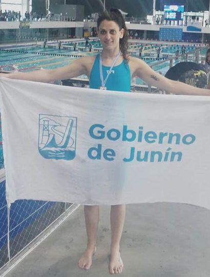 La nadadora juninense Soledad Vergani ganó dos medallas en el Argentino Master para Federados.