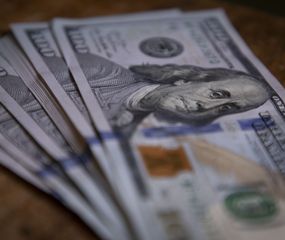 Baja el dólar blue en el cierre de la semana