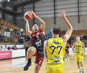 Zárate pierde, pero Argentino no gana