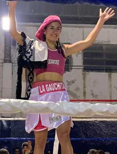 Tatiana “La Gauchita” Pacheco buscará pasado mañana en Florentino Ameghino su segundo triunfo como boxeadora profesional.