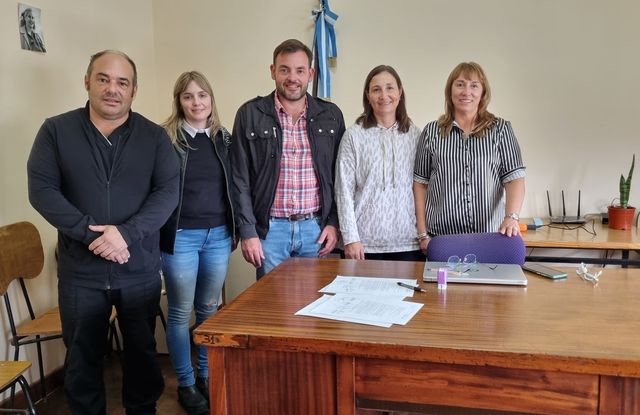 Rojas firmó un acuerdo para mejorar la Atención Primaria de la Salud