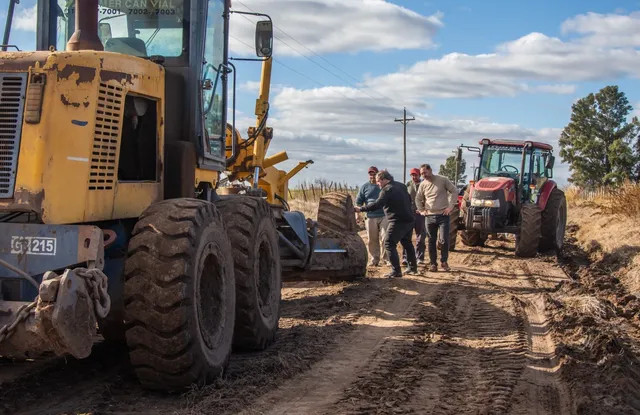Serenal recorrió las obras viales en Martínez de Hoz