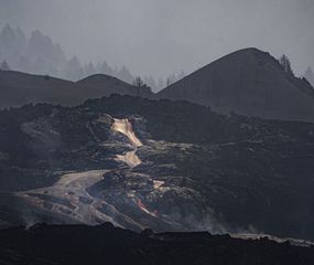 El volcán de La Palma se reactiva: la lava arrasó un cementerio