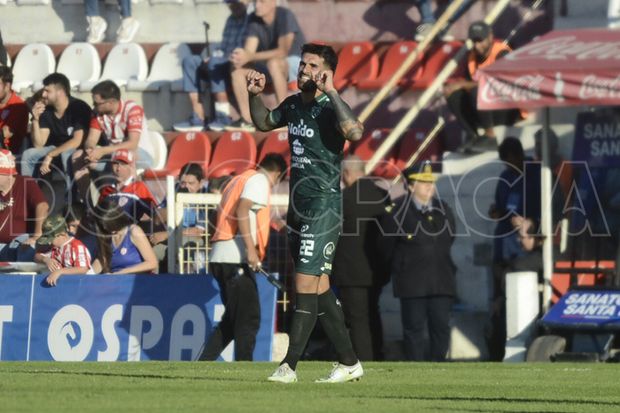 Sarmiento aprovechó el momento de Unión y logró su segundo triunfo como visitante