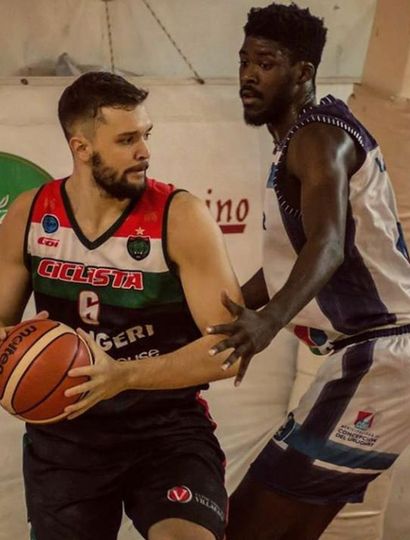 Ignacio Colsani jugando para Ciclista en la temporada que finalizó abruptamente.