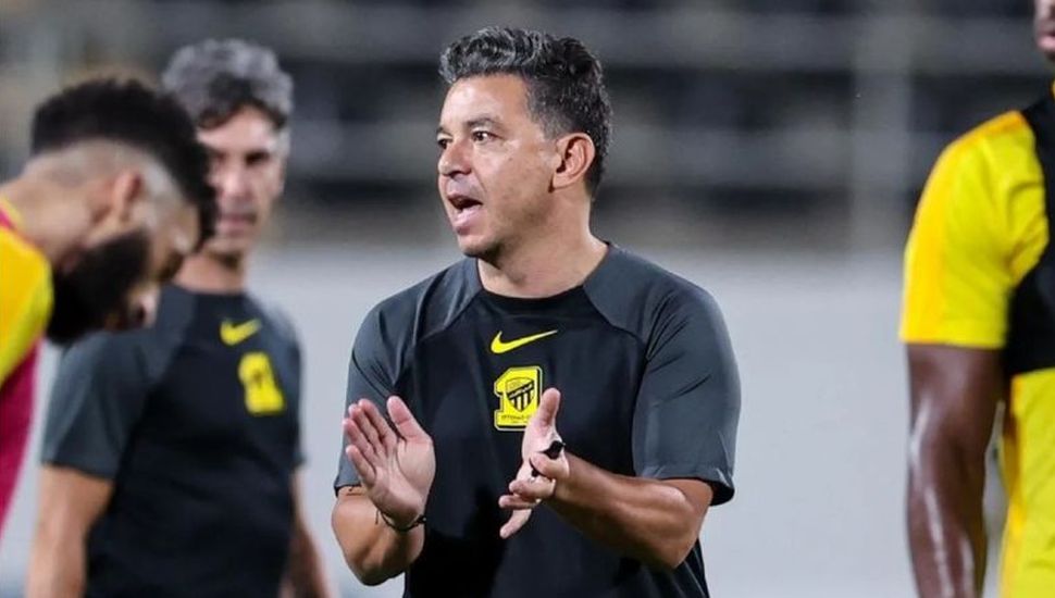 Na estreia de Gallardo, Al Ittihad sai atrás, mas arranca empate com  Al-Ettifaq 