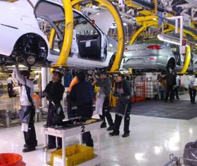 La producción de autos creció 9% en agosto