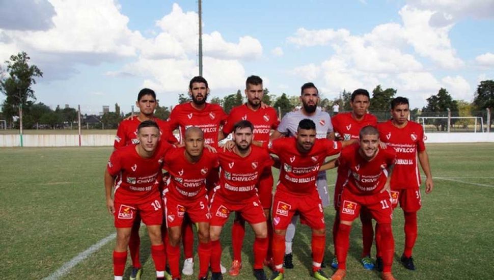 Argentinos Jrs. juega frente Independiente de Chivilcoy en el