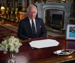 El rey Carlos III se compromete a servir de por vida