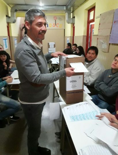 Daniel Giúdiche emitió su voto