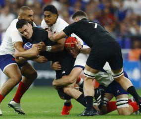 Francia debutó con un contundente triunfo ante los All Blacks