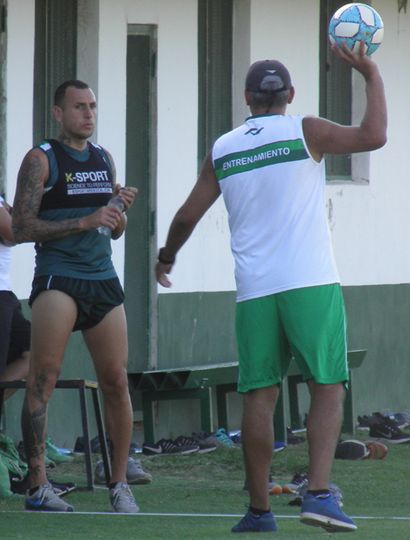 Wilfredo Olivera junto a Iván Delfino, en Ciudad Deportiva.