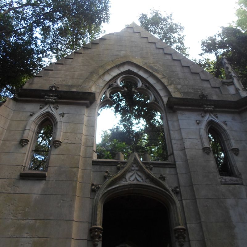 Una capilla neogótica, un zoológico y una leyenda trágica para descubrir en la Región'