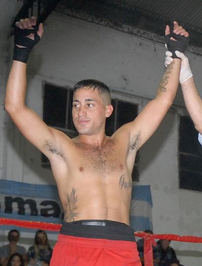 Maximiliano Castex fue ganador de la pelea que protagonizó en Daireaux.