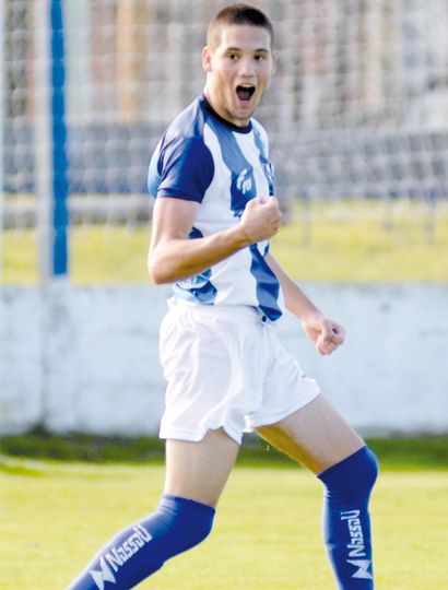 Luciano Giulio, juvenil delantero de Jorge Newbery de Junín.