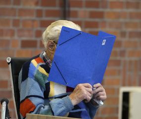 Alemania juzga a Josef Schutz, exguardia nazi de 100 años